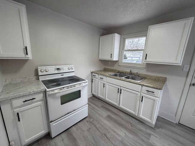 Building Photo - 758 Dryden Rd