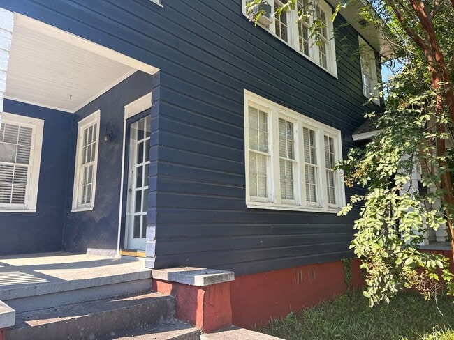 Primary Photo - Now Renting! Close to Summervilile and Med...
