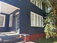 Building Photo - Now Renting! Close to Summervilile and Med...