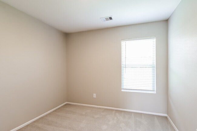 Building Photo - 4151 Saw Mill Peak Ln