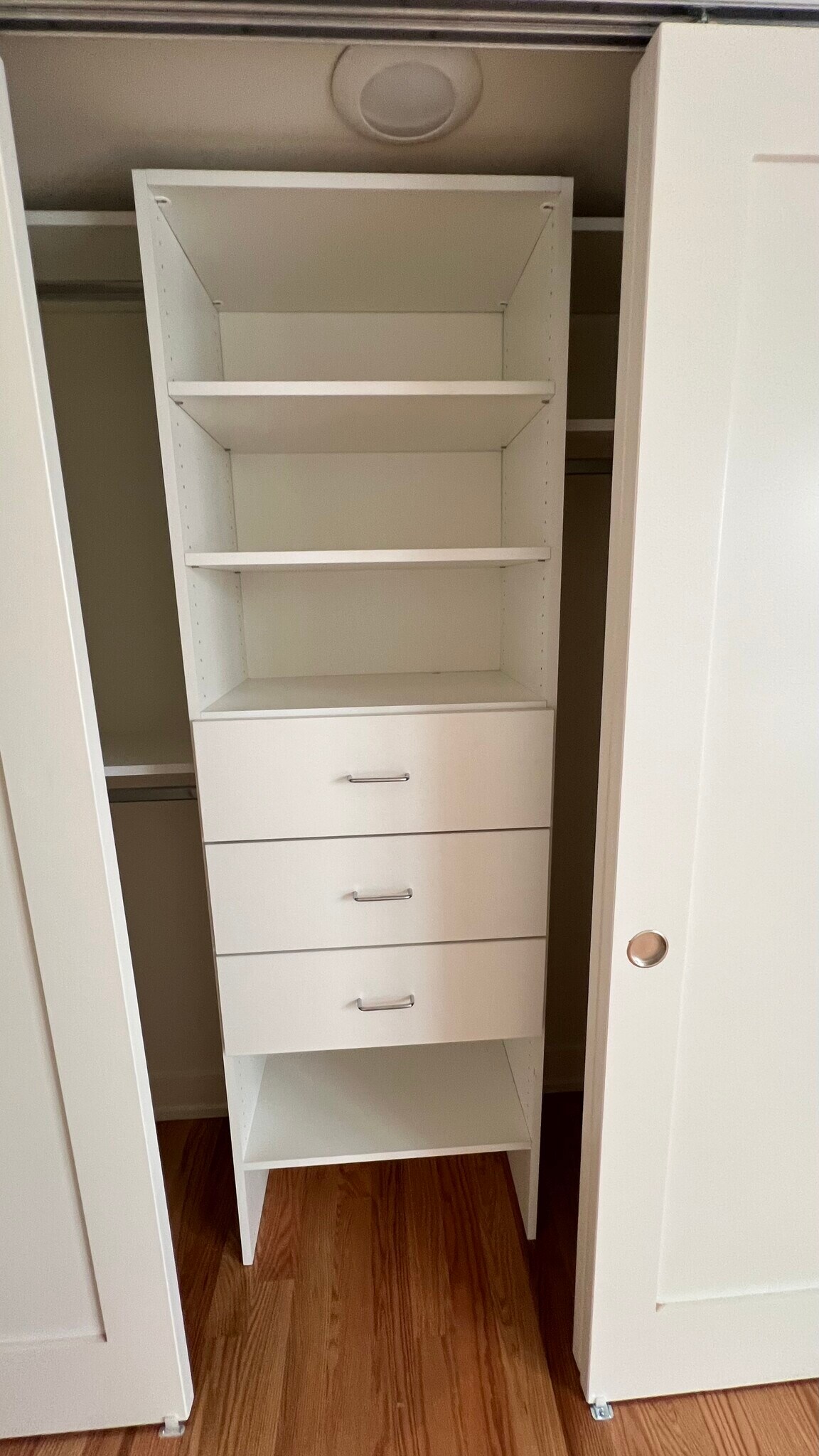 Building Photo - 652 W Gordon Ter