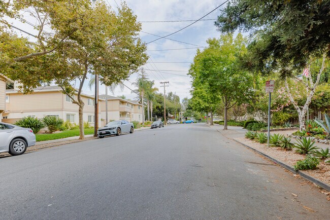 Building Photo - 1230 Mills St