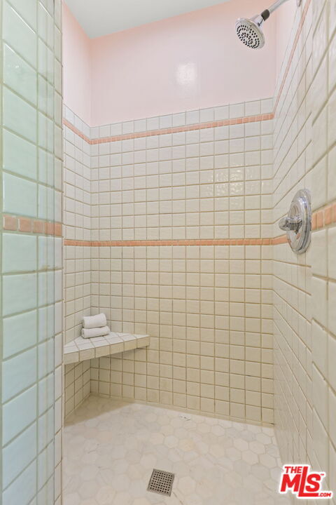 Building Photo - 5733 Radford Ave