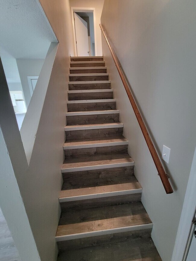 Building Photo - 630-632 W. Country Squire Ct.