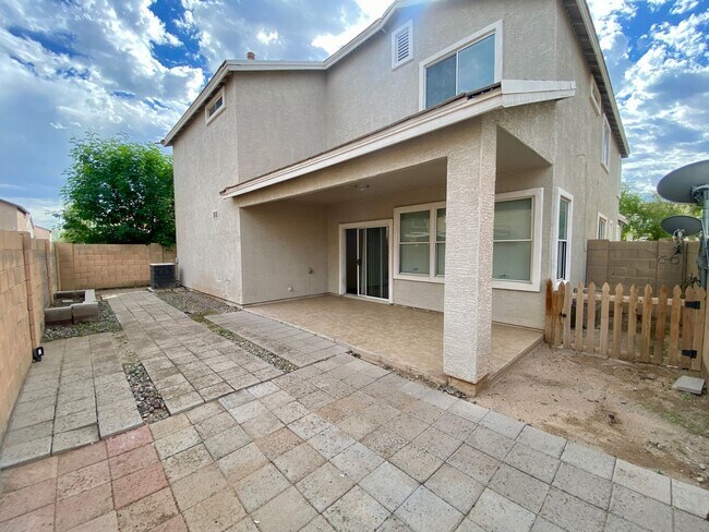 Building Photo - Beautiful Maricopa 3 Bedroom 2 Bath Home