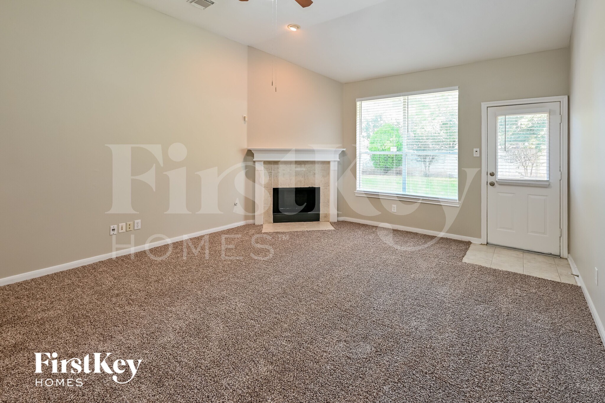 Building Photo - 23722 River Pl Dr