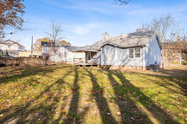 Building Photo - NE Home - Updated Kitchen and Bathrooms!  SS Appliances, Fire Place, Front Porch & Deck, Fenced Y...