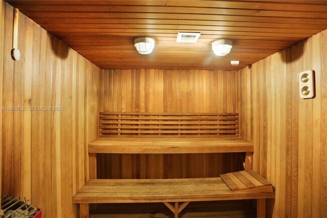 Building Photo - 5701 Collins Ave