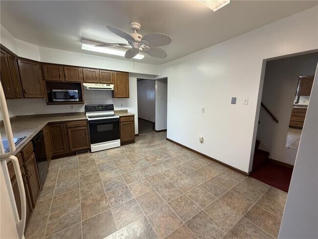 Building Photo - 820 Jacoby Rd