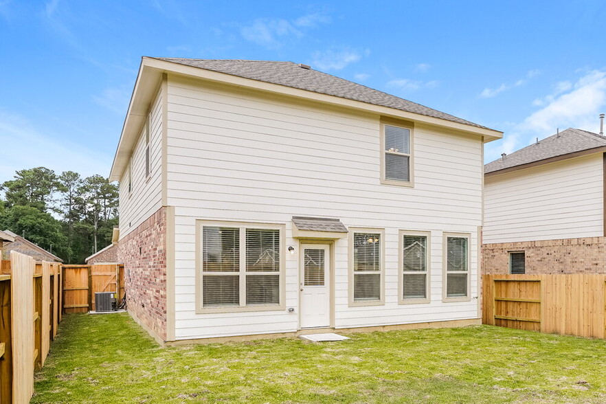 Building Photo - 1722 Sahara Dr