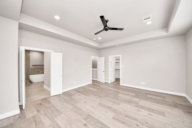 Building Photo - 2114 Stuart St