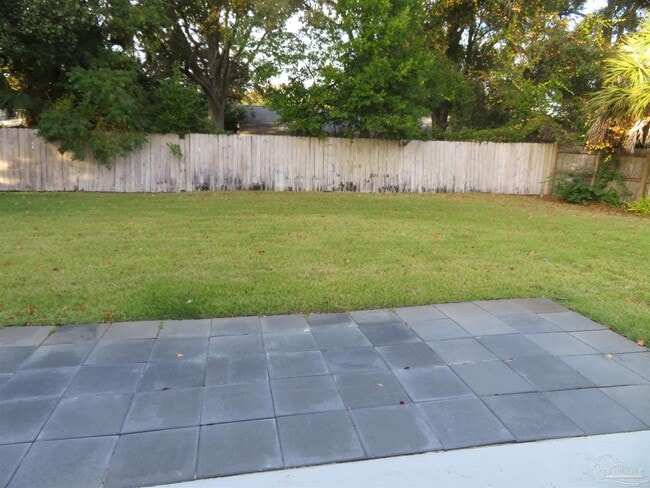 Building Photo - 210 Norwich Dr