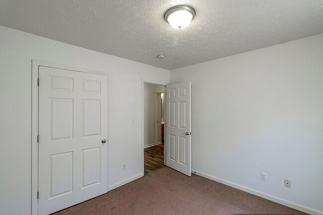 Building Photo - 8506 Standing Oak Dr