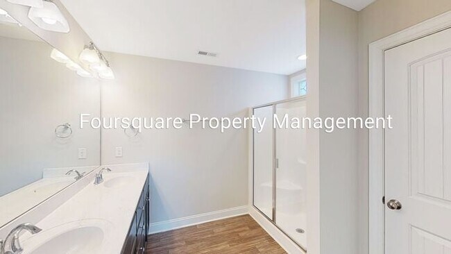 Building Photo - 3-Bed Home with Bonus Room, Home Office , Screened Porch  and Community Pool!