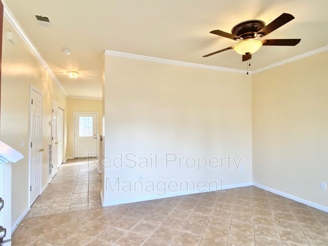 Building Photo - 1926 Algonquin Trail