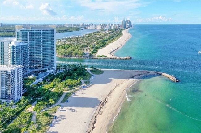Building Photo - 10201 Collins Ave