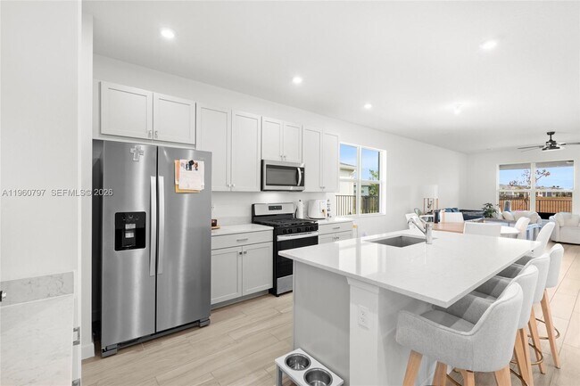 Building Photo - 13461 SW Bally Dr