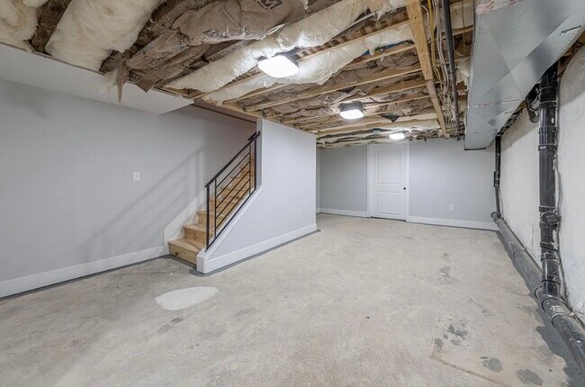 Building Photo - 2031 S 19th St