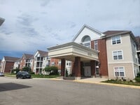 Building Photo - 2 bed 2 bath Kenosha condo