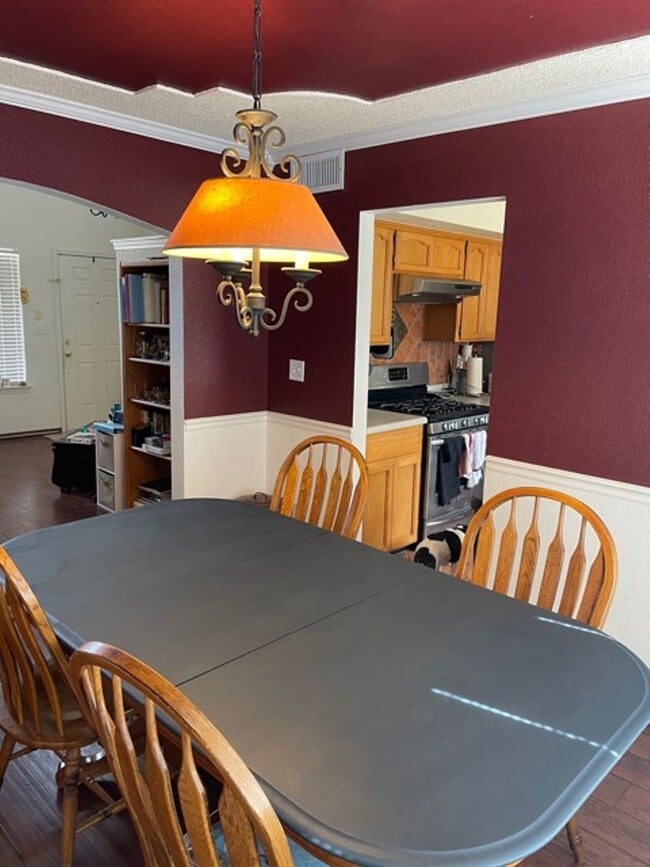 Building Photo - West El Paso 4 Bed 2.5 Bath Refrig A/C