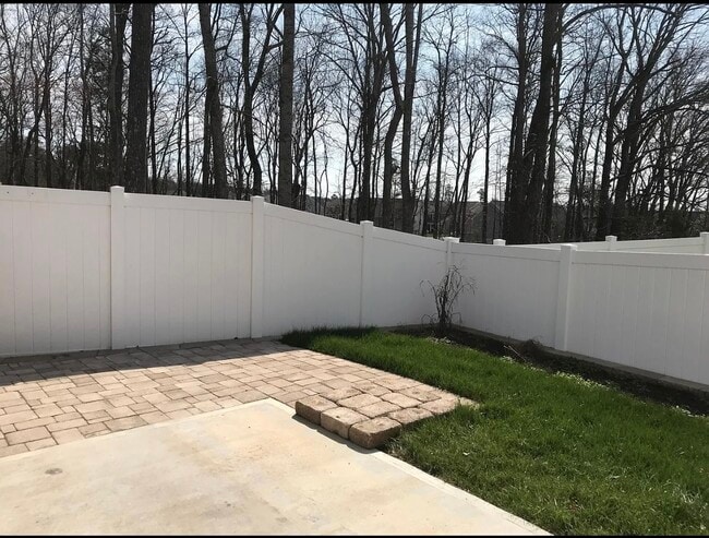 Building Photo - 2405 Bearded Iris Ln