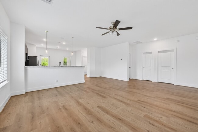 Building Photo - 4506 Blue Mountain Laurel St