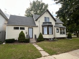 Building Photo - 1302 S 12th St