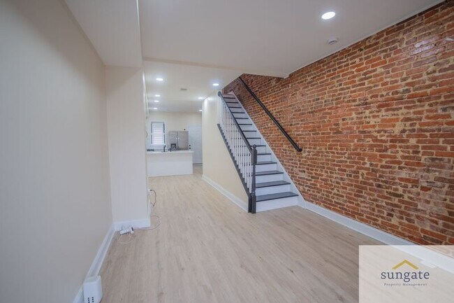 Building Photo - 3205 Esther Pl
