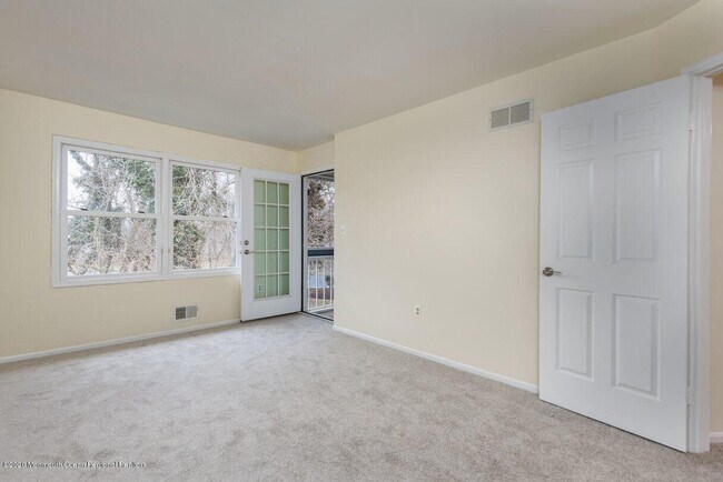 Building Photo - 10 Whitesands Way