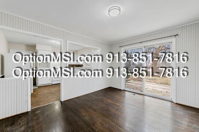 Building Photo - 1/2 month free if moved in by 1/25/26!! Move-in ready!!