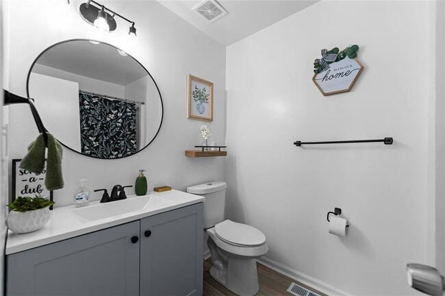 Building Photo - 6003 Pat Mell Pl SE