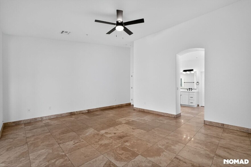 Building Photo - 7742 E Los Gatos Dr