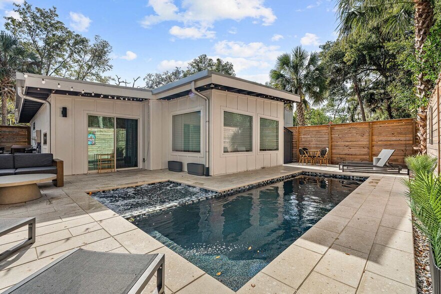 Building Photo - 21 Pearl St