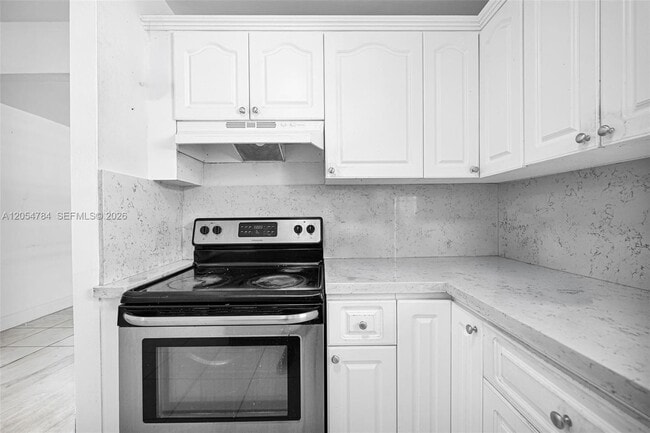 Building Photo - 3233 SW 25th St