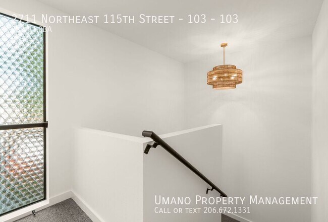 Building Photo - 2711 NE 115th St