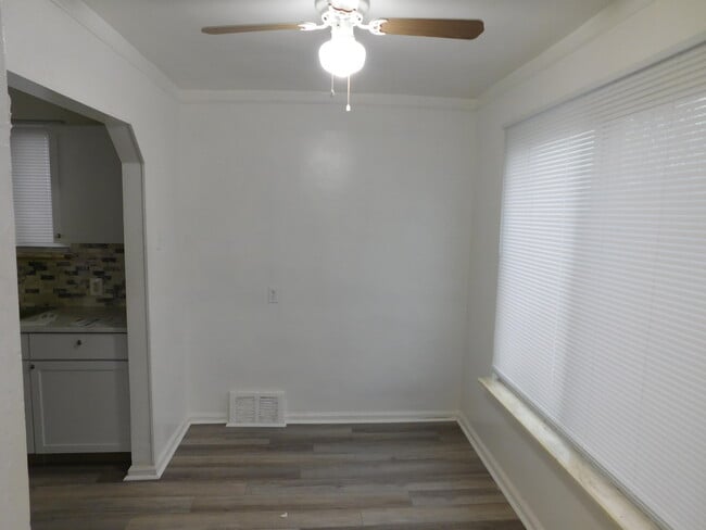 Building Photo - 6490 Stahelin Ave