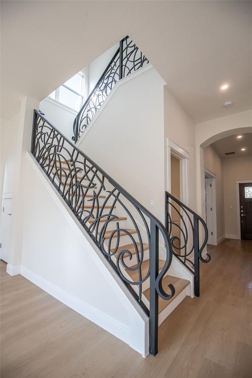 Building Photo - 1913 Littlefield St