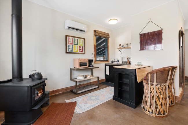 Building Photo - 17097 Lake Sequoyah Dr