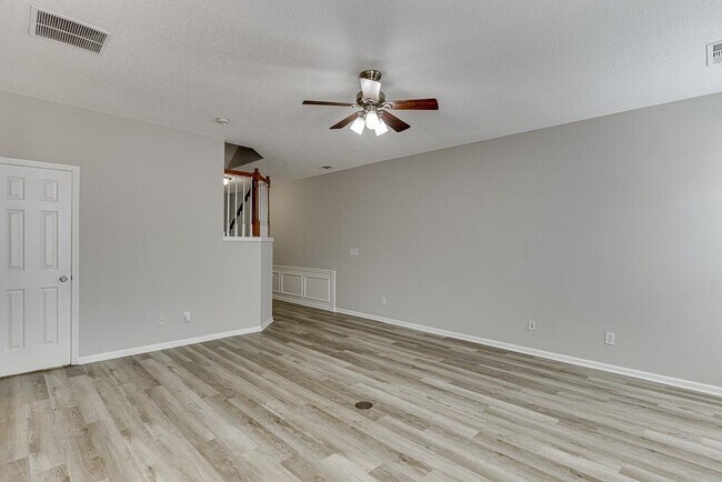 Building Photo - 2421 Elkhorn Ter