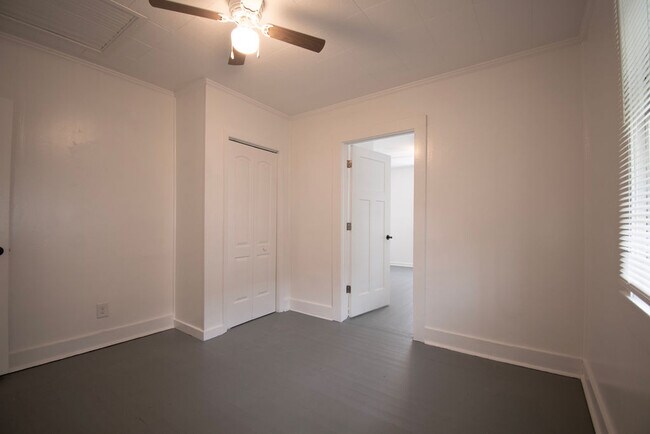 Building Photo - 114 Calvary Dr