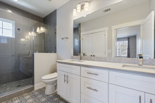 Building Photo - 1734 Pecan St