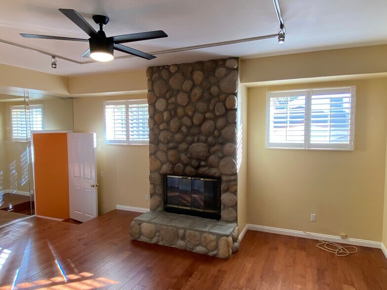 Building Photo - 22284 Buenaventura St