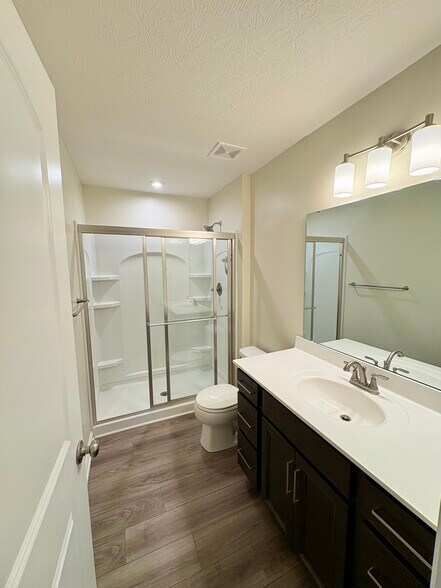 Building Photo - 7568 Woodhaven Ct