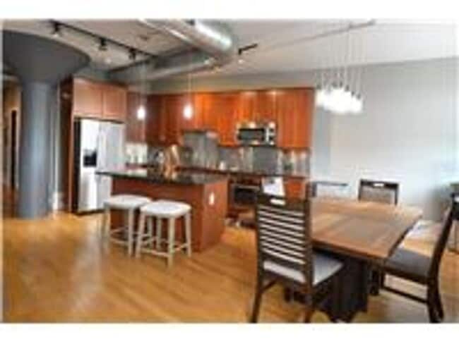 Building Photo - 4901 Washington Boulevard 4B