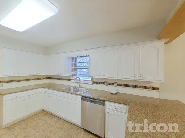 Building Photo - 13408 Colfax Ave S