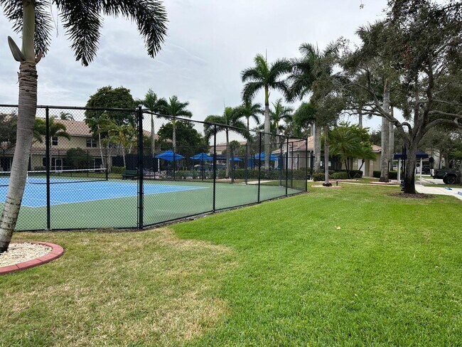 Building Photo - 349 SW 121st Ave