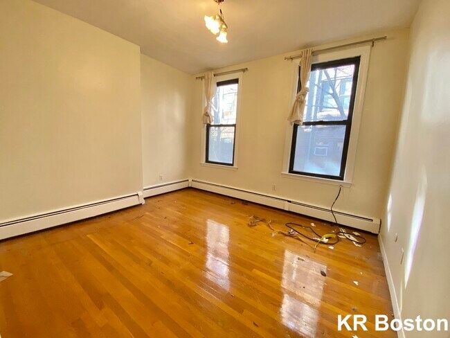 Building Photo - 34 Bradford St