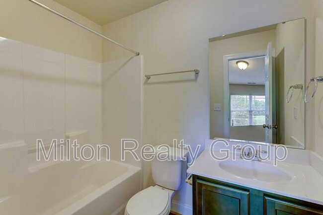 Building Photo - 120 River Stancil Dr