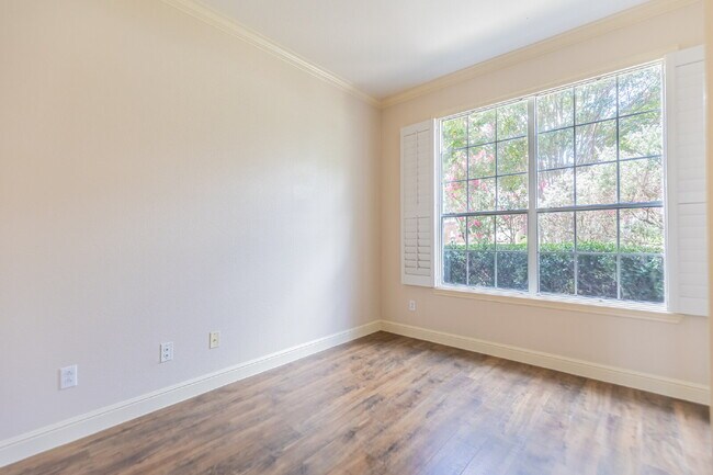 Building Photo - 1806 Three Forks