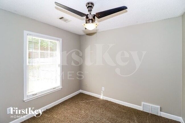 Building Photo - 1555 Wood Farms Dr